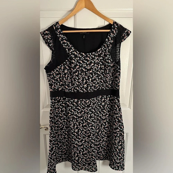Jessica Simpson Black and Floral Print Dress Cap Sleeve Size 1X - Picture 1 of 8